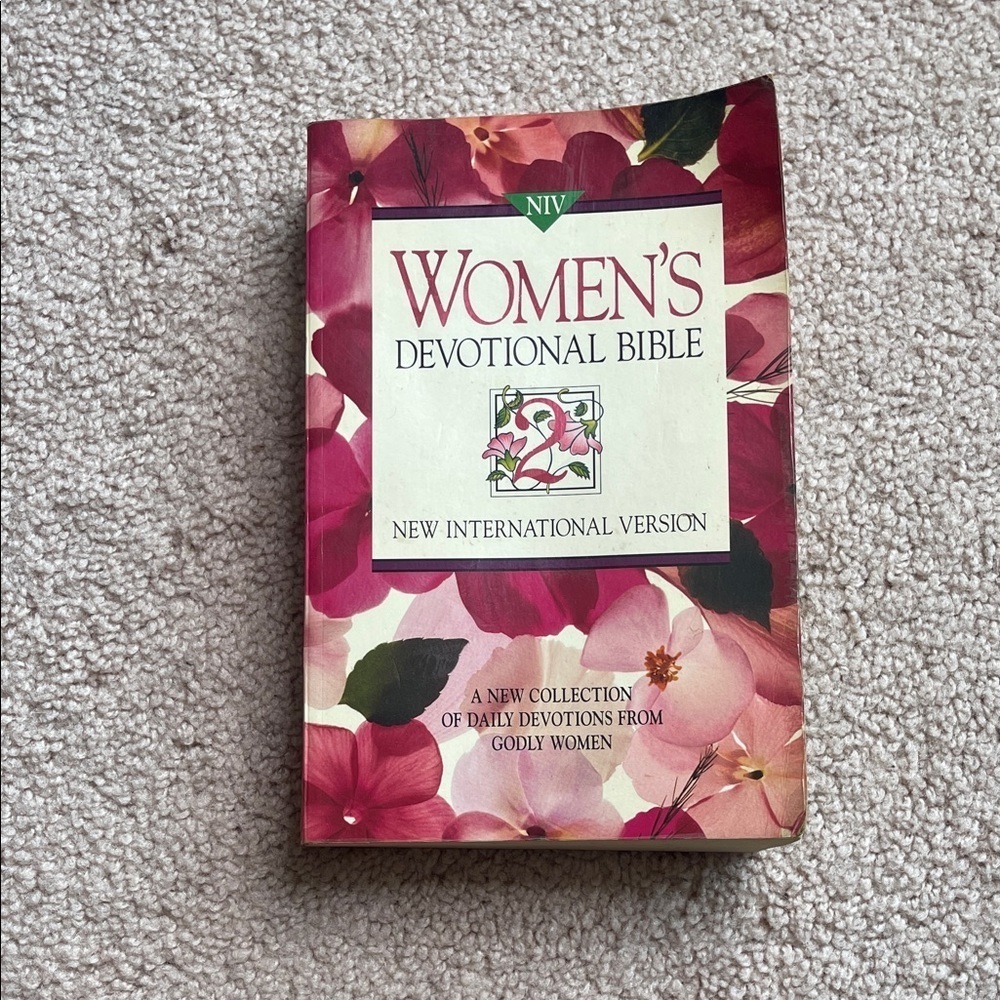 Women's Devotional Bible with Floral Cover - Picture 1 of 5